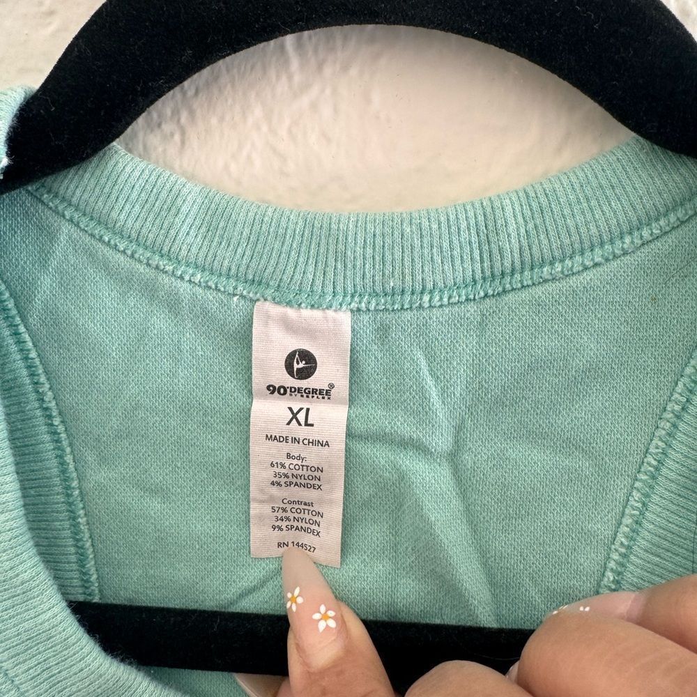 Mint Green Sleeveless Crop Top - Picture 2 of 3